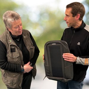 Rucksack-Gewinnerin Anne Muth und Kreisvorsitzender Benjamin Stukenberg Rucksack-Gewinnerin Anne Muth und Kreisvorsitzender Benjamin Stukenberg